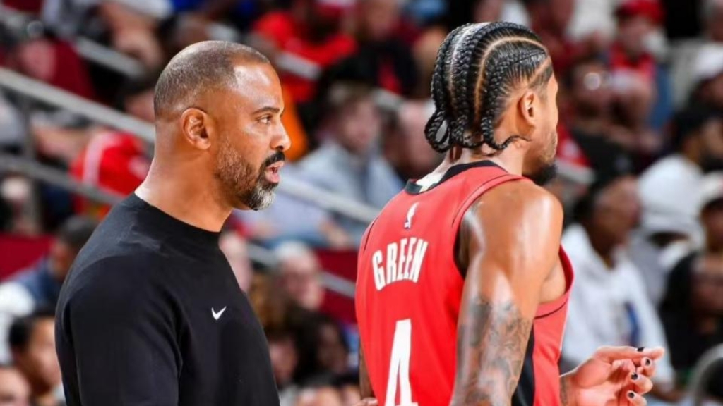 明星解说视频-今夜休斯敦火箭止住颓势——欧联节点到来；管理层满意；年轻球员得到机会的简单介绍