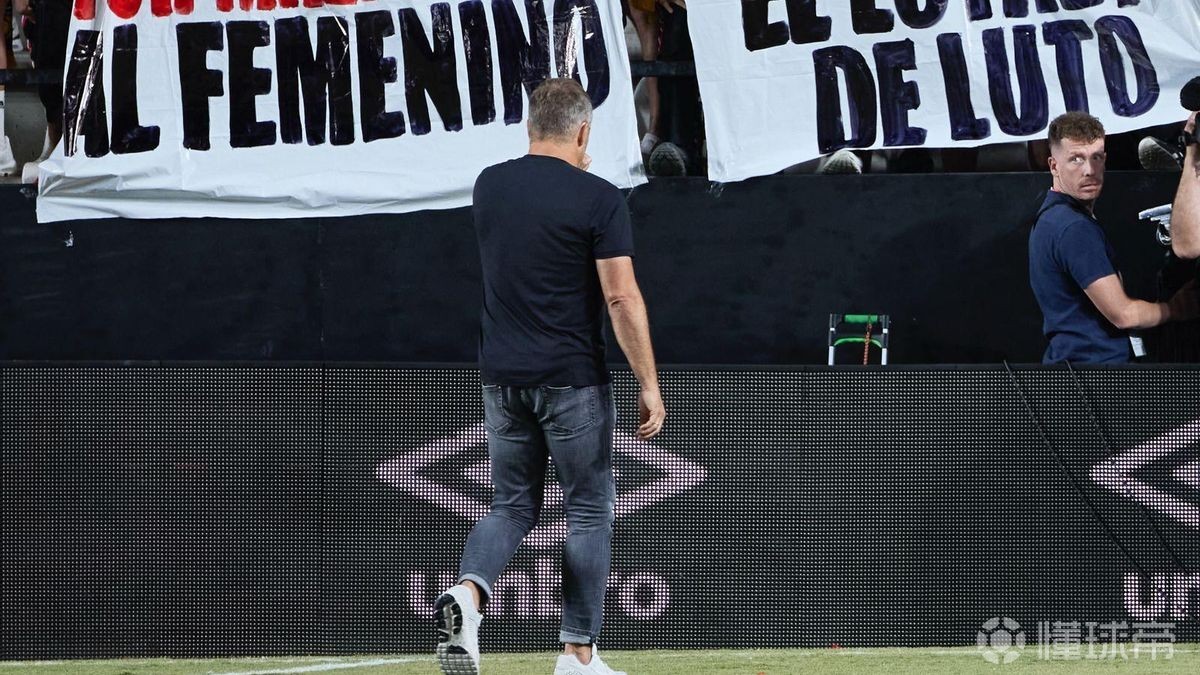 巴黎游泳4x100米接力回放