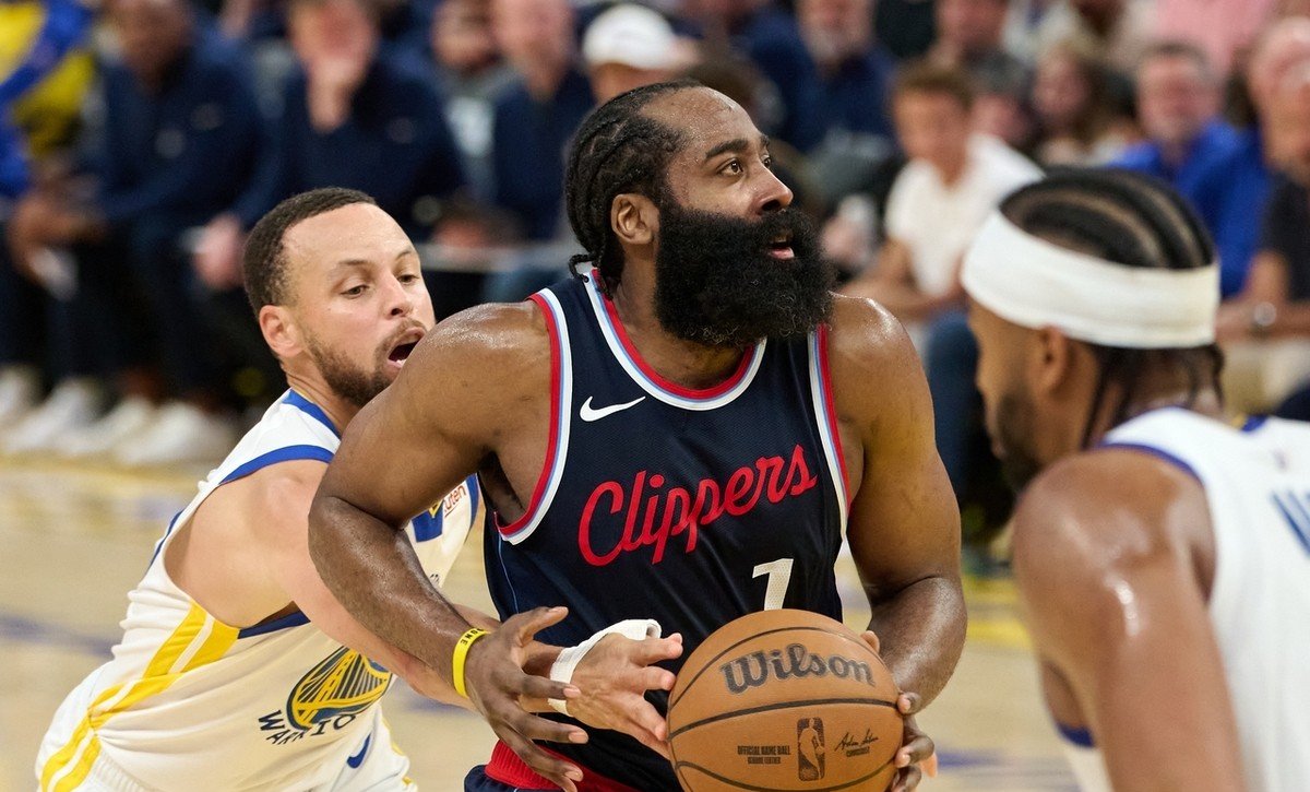 加时末段体能课后，皇家马德里再遭质疑备战NBA季后赛，压力陡增，球队文化再被提及的简单介绍